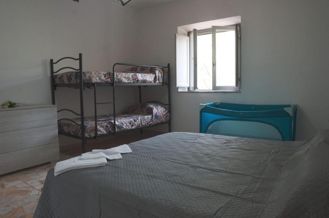 La Casina Fra Gli Olivi Villa มาสซาโรซา ภายนอก รูปภาพ